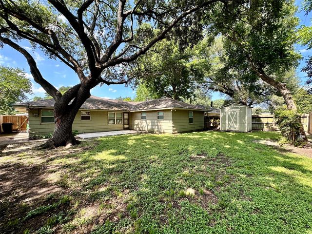 4325 Kinglet, Houston, TX 77035