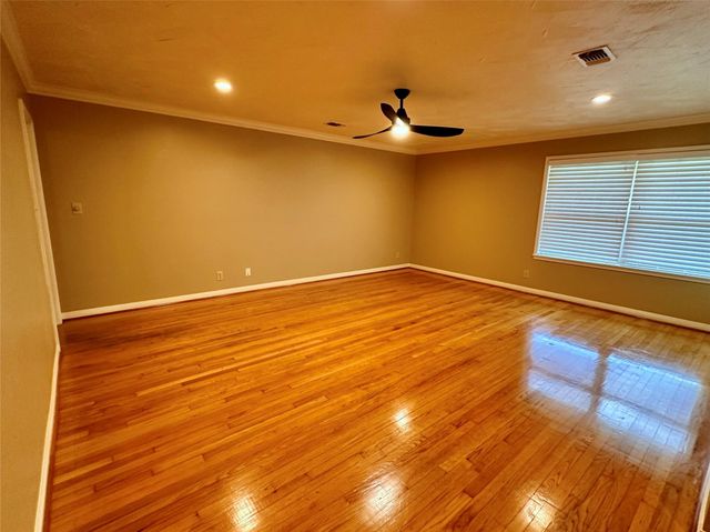 4325 Kinglet, Houston, TX 77035