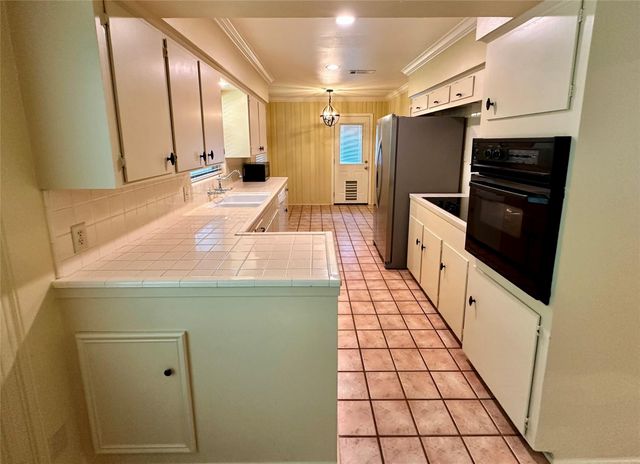 4325 Kinglet, Houston, TX 77035