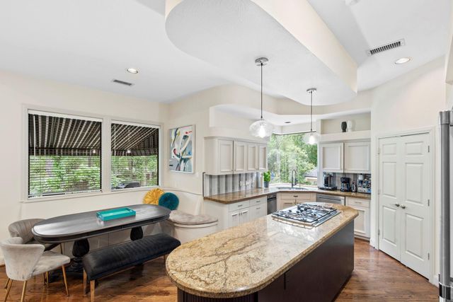 95 N Windsail Place N, The Woodlands, TX 77381