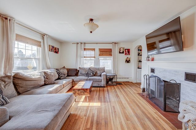 707 Hathaway Rd, New Bedford, MA 02740