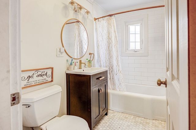 707 Hathaway Rd, New Bedford, MA 02740