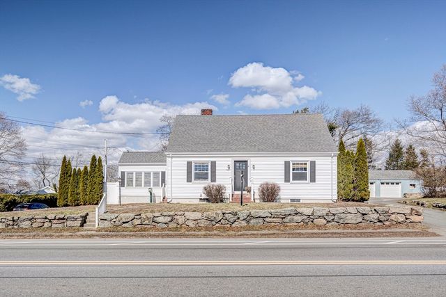 707 Hathaway Rd, New Bedford, MA 02740