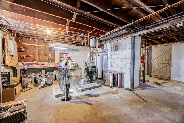 707 Hathaway Rd, New Bedford, MA 02740