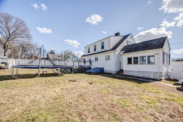 707 Hathaway Rd, New Bedford, MA 02740