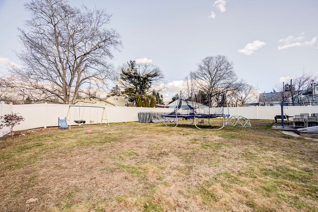 707 Hathaway Rd, New Bedford, MA 02740