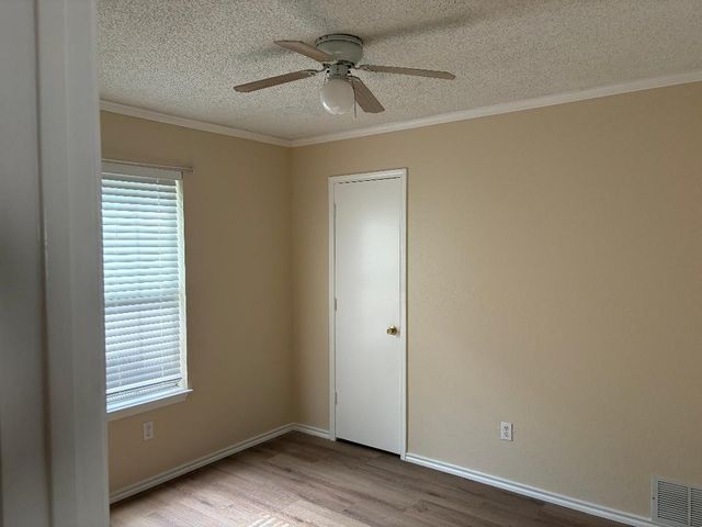 6309 Elm Springs Drive, Arlington, TX 76001