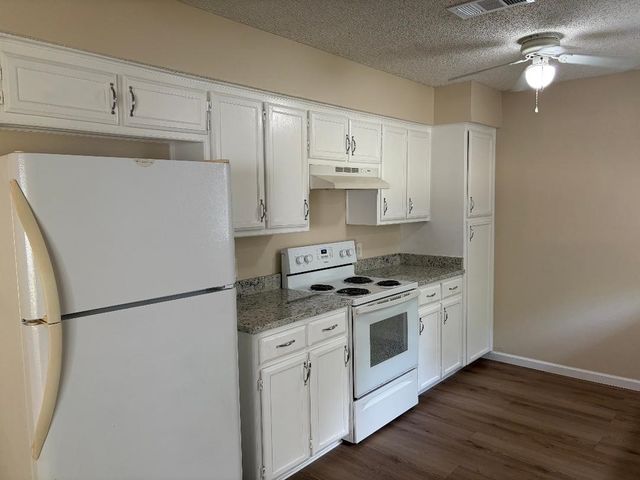 6309 Elm Springs Drive, Arlington, TX 76001