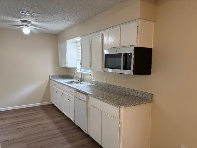 6309 Elm Springs Drive, Arlington, TX 76001