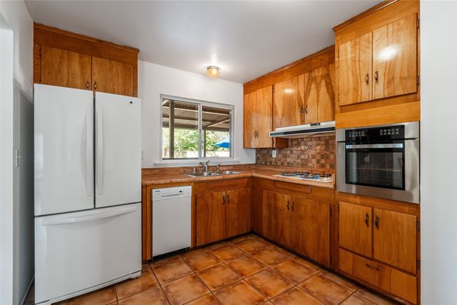 207 Las Mananitas, Santa Fe, NM 87501