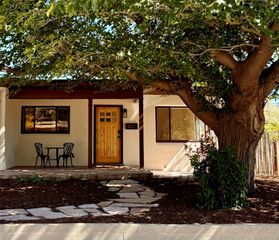 207 Las Mananitas, Santa Fe, NM 87501