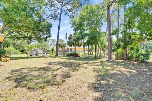 7401 Winter Garden Parkway, Fort Pierce, FL 34951