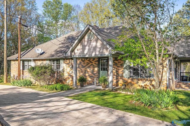 1209 Griffin Road NW, Hartselle, AL 35640