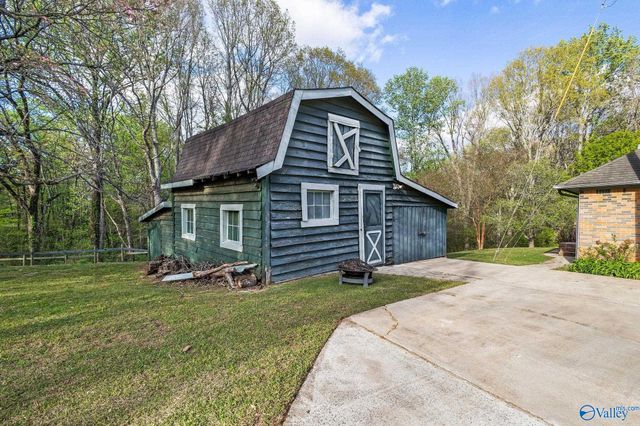 1209 Griffin Road NW, Hartselle, AL 35640