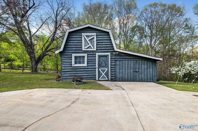 1209 Griffin Road NW, Hartselle, AL 35640