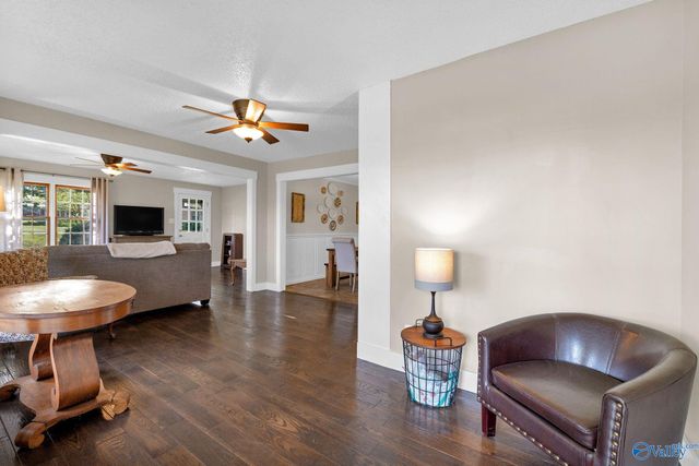 1209 Griffin Road NW, Hartselle, AL 35640