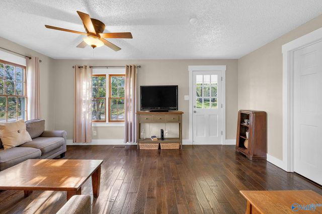 1209 Griffin Road NW, Hartselle, AL 35640