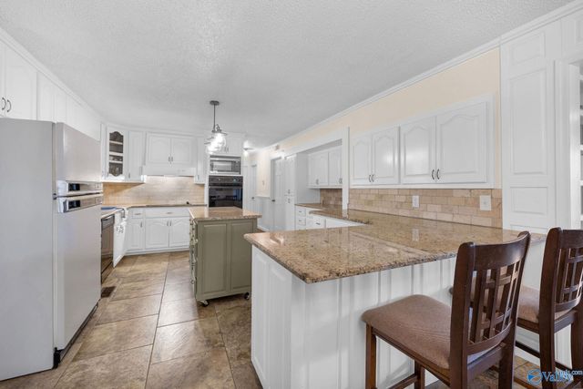 1209 Griffin Road NW, Hartselle, AL 35640