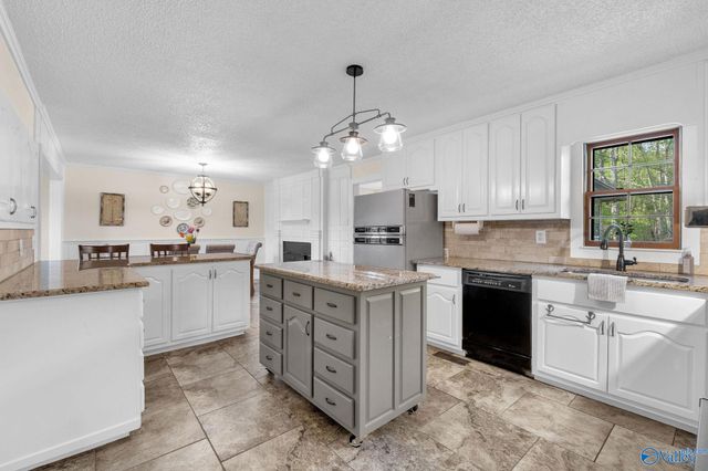 1209 Griffin Road NW, Hartselle, AL 35640