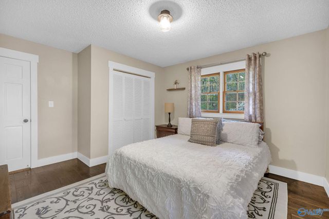 1209 Griffin Road NW, Hartselle, AL 35640