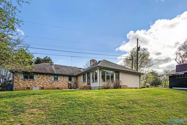 1209 Griffin Road NW, Hartselle, AL 35640