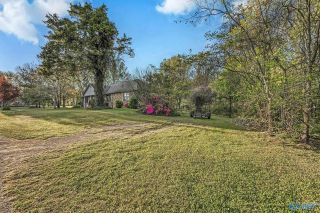 1209 Griffin Road NW, Hartselle, AL 35640