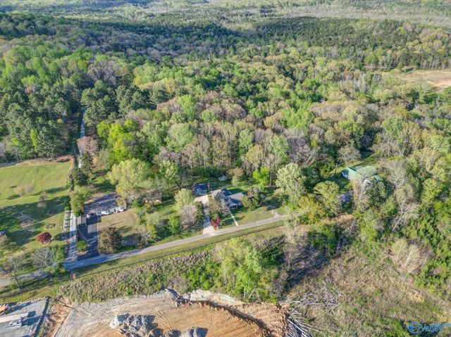 1209 Griffin Road NW, Hartselle, AL 35640