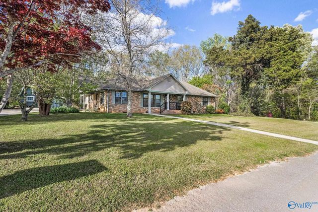 1209 Griffin Road NW, Hartselle, AL 35640