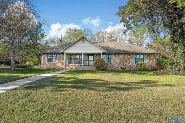 1209 Griffin Road NW, Hartselle, AL 35640