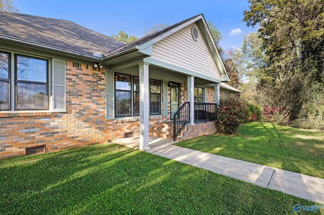 1209 Griffin Road NW, Hartselle, AL 35640