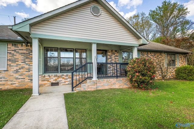 1209 Griffin Road NW, Hartselle, AL 35640