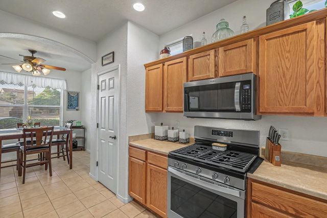 2925 Violeta Circle SE, Rio Rancho, NM 87124