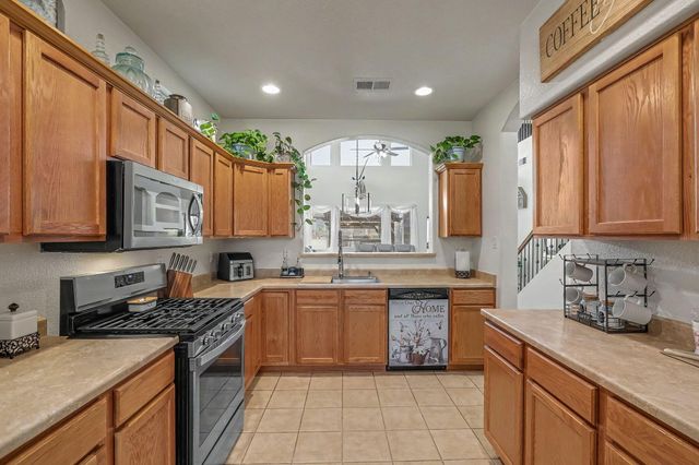 2925 Violeta Circle SE, Rio Rancho, NM 87124