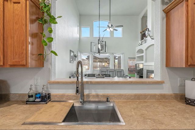 2925 Violeta Circle SE, Rio Rancho, NM 87124
