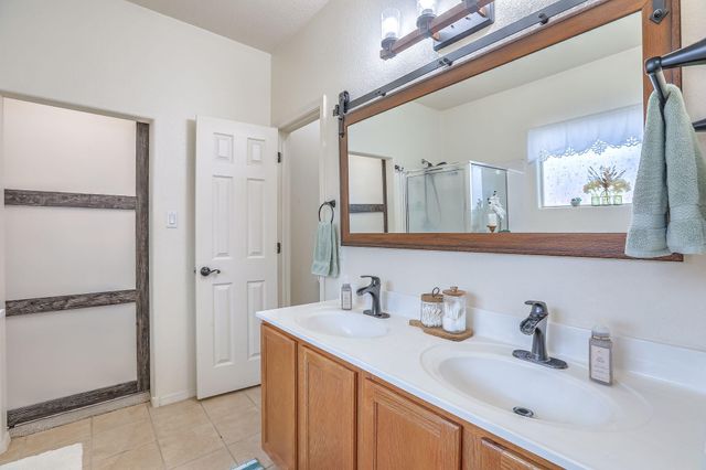 2925 Violeta Circle SE, Rio Rancho, NM 87124