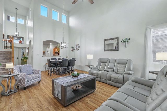 2925 Violeta Circle SE, Rio Rancho, NM 87124