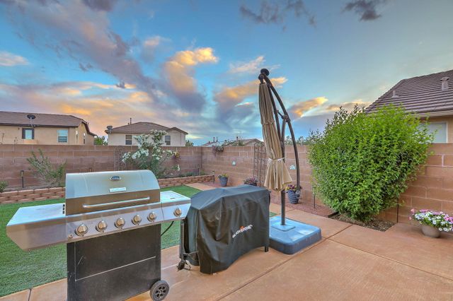 2925 Violeta Circle SE, Rio Rancho, NM 87124