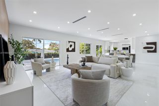 1840 NE 199th St, Miami, FL 33179