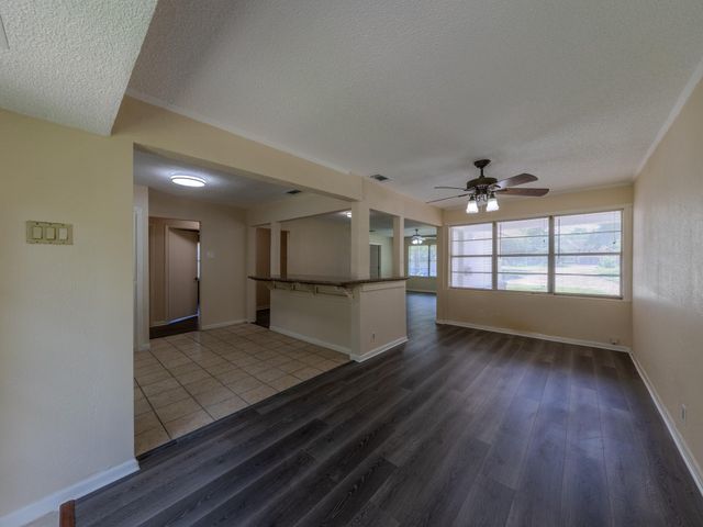 4710 Glenmont Street, Bellaire, TX 77401