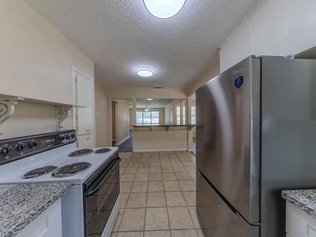 4710 Glenmont Street, Bellaire, TX 77401