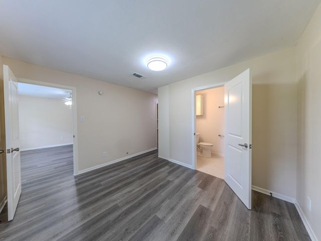 4710 Glenmont Street, Bellaire, TX 77401