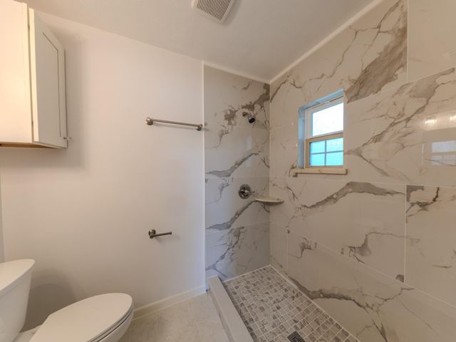 4710 Glenmont Street, Bellaire, TX 77401