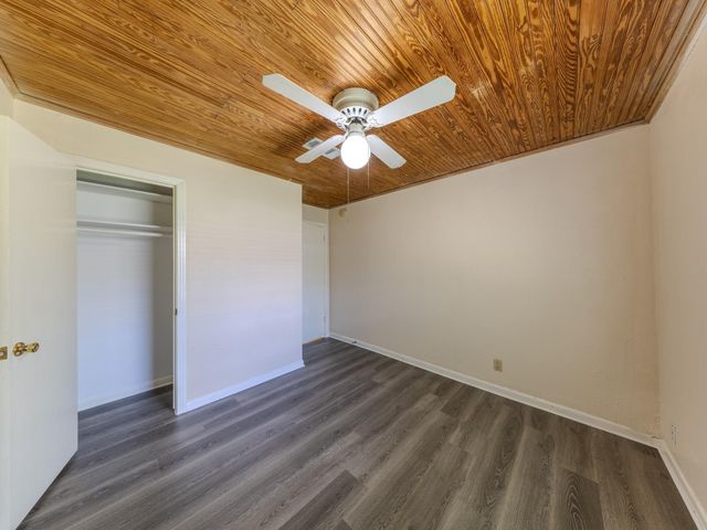 4710 Glenmont Street, Bellaire, TX 77401