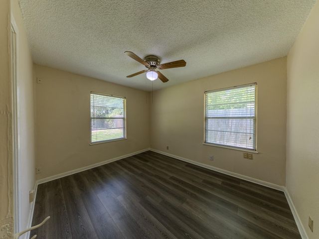 4710 Glenmont Street, Bellaire, TX 77401