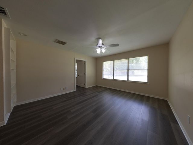 4710 Glenmont Street, Bellaire, TX 77401