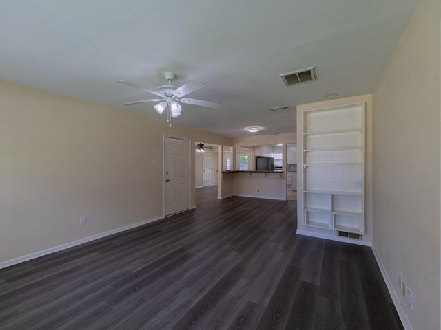 4710 Glenmont Street, Bellaire, TX 77401
