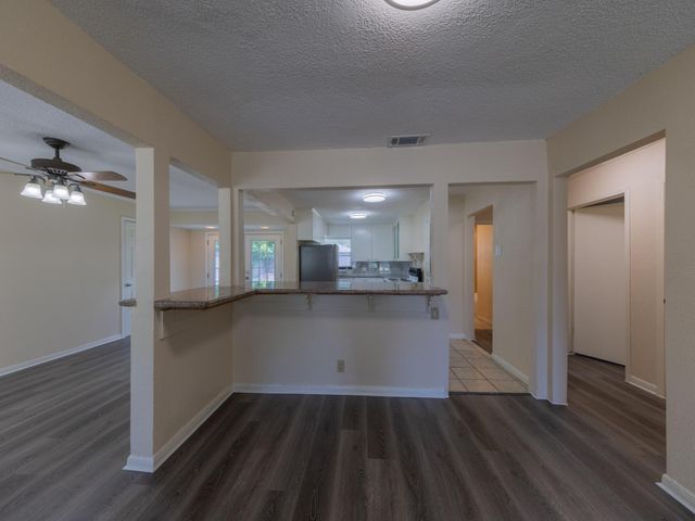 4710 Glenmont Street, Bellaire, TX 77401