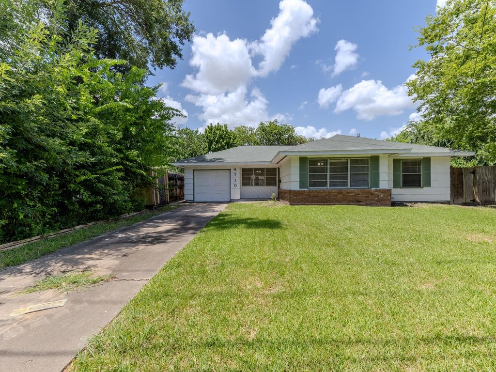 4710 Glenmont Street, Bellaire, TX 77401