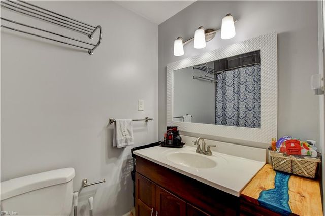 26 Meadow Creek DR, Newport News, VA 23608