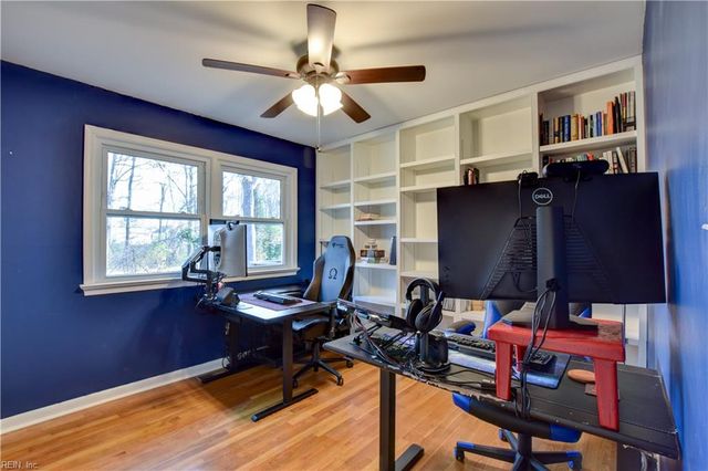 26 Meadow Creek DR, Newport News, VA 23608